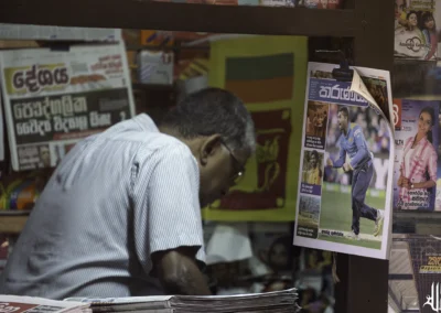 vendeur de kiosque à journaux au sri lanka